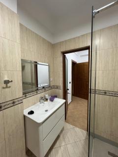 3 bedroom apartment in the heart of Tirana! - 2