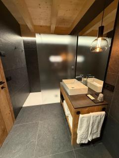 AlpeLuce Mountain Chalet - 2