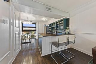 Airy Dallas 2-Story Loft Pool Wellness Retreat - 9