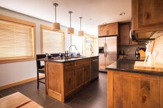 Arnica Chalet 2bd 2bath Ski In Out Silver Star - 8