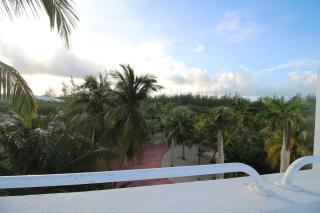 Calm Waters Private 6BR Beachfront Villa Pool & Rooftop View North Caicos - 2