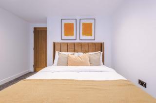 Old Town Hull Apt 3 - Two Bed - Sleeps 4 - 4