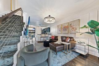 Airy Dallas 2-Story Loft Pool Wellness Retreat - 0