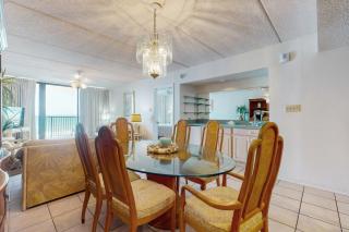 2BR with Balcony, Epic Views, Pools and Hot Tub - 1