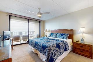 Beachfront 2BR with Gulf View and Upscale Amenities - 4