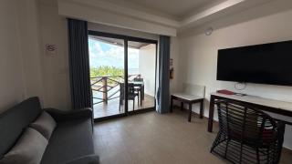 Captain Morgan's Retreat - 8