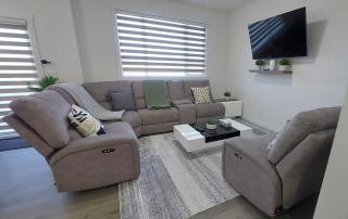 Kingsbury Palace - 2 Minutes from the Highway - 5