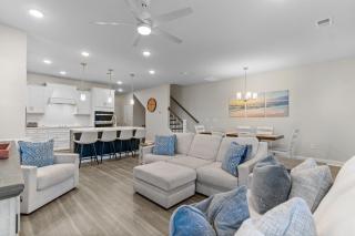 3 Bdrms- 4 Beds- Dog Friendly Pub Beach Shuttle - 5