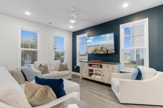 3 Bdrms- 4 Beds- Dog Friendly Pub Beach Shuttle - 0