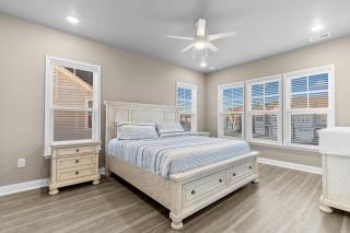 3 Bdrms- 4 Beds- Dog Friendly Pub Beach Shuttle - 8