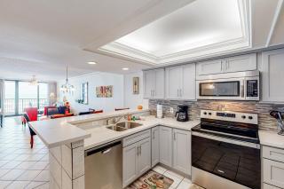 Steps to Beach! Coastal 2BR with Gulf Views - 8