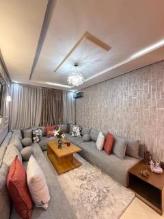 modern family stay - 8