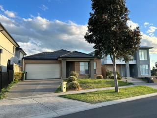 Ocean front home in Point Cook - 9