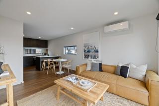 Chic Townhouse in Riccarton - Modern Comfort - 9
