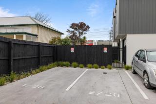 Chic Townhouse in Riccarton - Modern Comfort - 7
