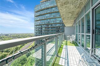 Charming lakeview suite with parking - 9