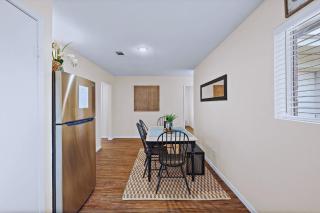 Cozy and Stylish 3-Bedroom Sanctuary - 1