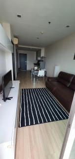 Spacious 2 Bedroom Condo at Sky Walk Residences, 60 sqm with King and Single Bed, 3 Minutes Walk to BTS Phra Khanong on Sukhumvit Line, Only 2 Stops to Emporium and EmQuartier, Easy Access to Sukhumvit Road, Rama IV, and Ramkhamhaeng - 6