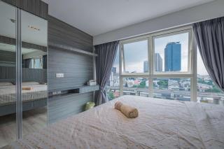Medan Modern Stay 2BR Close to Malls and City Center - 4