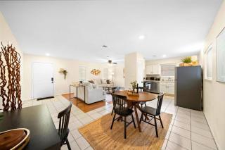 Charming Coastal Retreat in Seabrook TX - 4