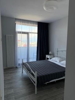 Cozy Modern Apartment - 4