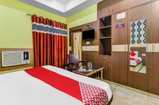 Hotel O by OYO Crystal Near Gomti Riverfront Park - 3