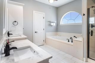 Bayou Breeze Retreat with Pool & River Access - 8