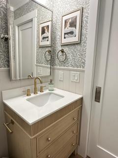 Direct Luxury Oceanfront Admirals Row! KING BED, 2 Pools & Bar! - 2