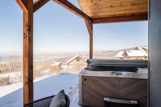 The Retreat at Powderhorn - Your Elevated Escape-Hot Tub - 4