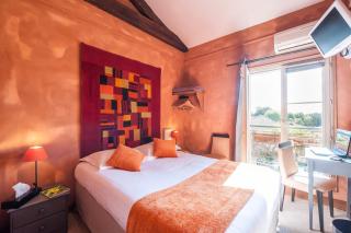 Logis hotels Les Glycines - 8