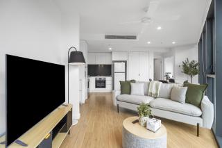 Stylish 1-Bed Apartment in South Brisbane - 8