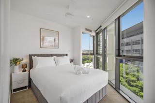 Stylish 1-Bed Apartment in South Brisbane - 2
