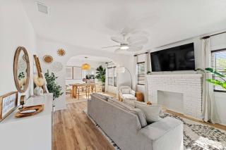 The Luxe Bohemian Coastal Haven - 9