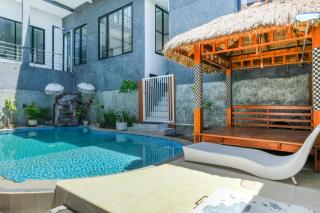 Urbanview Golden Barbie near Jawa Timur Park 2 - 0