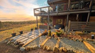Salish Sea View Suite w Hot tub - 0
