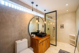 Stylish 1BR Villa with AC Living and Pool in Pererenan - 6