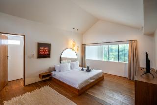 Stylish 1BR Villa with AC Living and Pool in Pererenan - 5