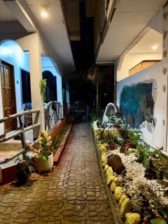 Kobe's Beachfront Haven - 6