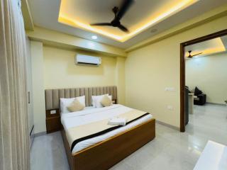 Akshay Medanta hospitility WITH Khichan Room Near Medanta Hospital - 3
