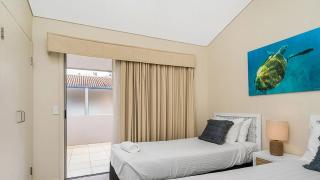 Pipi's On The Beach 2 - 2 Fletcher Street - 4