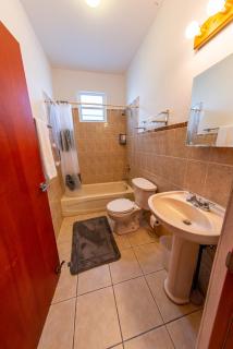 Bright and Spacious 2BR 2BA Condo Near the Beach - 6