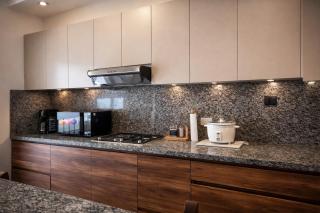 Loft moderno y privado con jardín y parqueo, cerca del río Tomebamba - 4