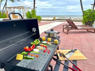 WalkToBeach-KingBr,Balcony,Kitchen,Grill,Pool,Cabana,FoodSt - 9