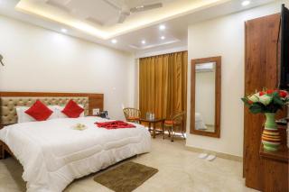 Hotel Gold Tapovan - 0