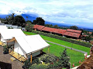 D Royale Tapos Resort Bogor - 8