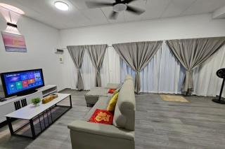 Spacious 3BR Family Home in KK - 5