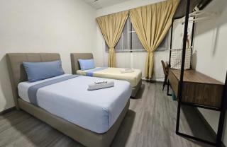 Spacious 3BR Family Home in KK - 4