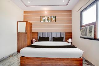 Collection O Radha Krishna Temple Vrindavan Formerly Shri Hari Seva Sadan - 7