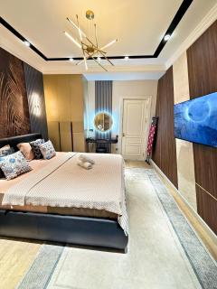 Kazakhstan resident's 155 by Royal rentals - 9