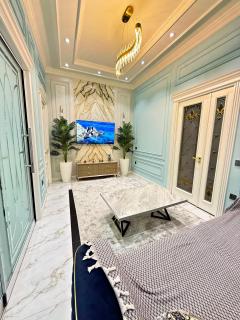 Kazakhstan resident's 155 by Royal rentals - 6